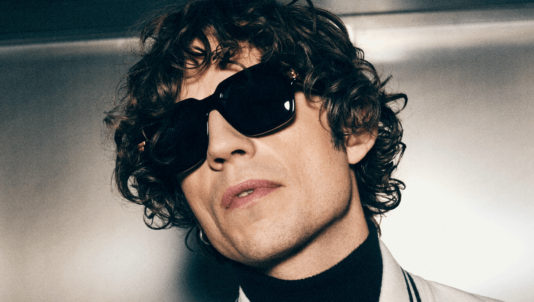 $artistdata->imageCredit