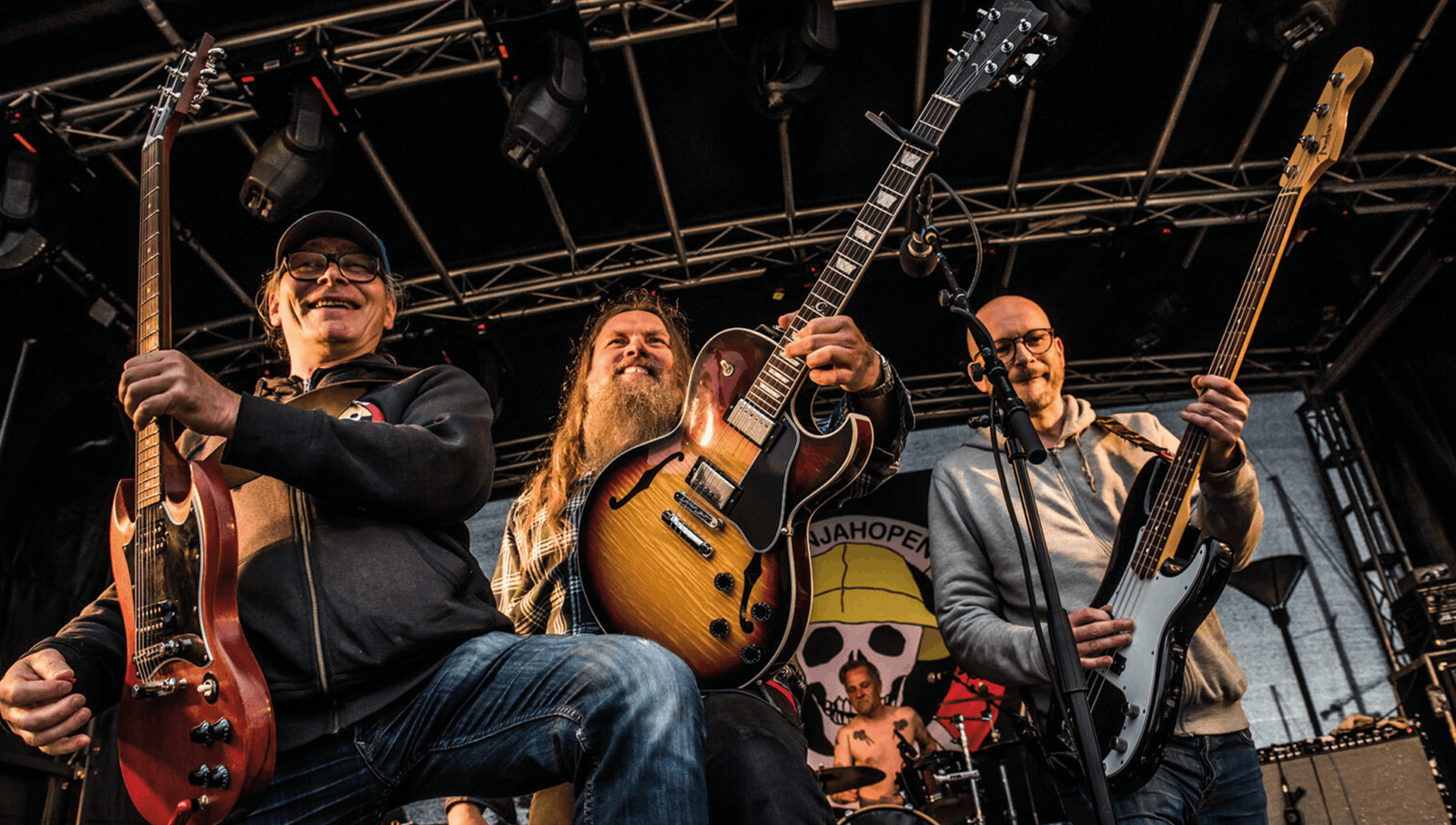 $artistdata->imageCredit